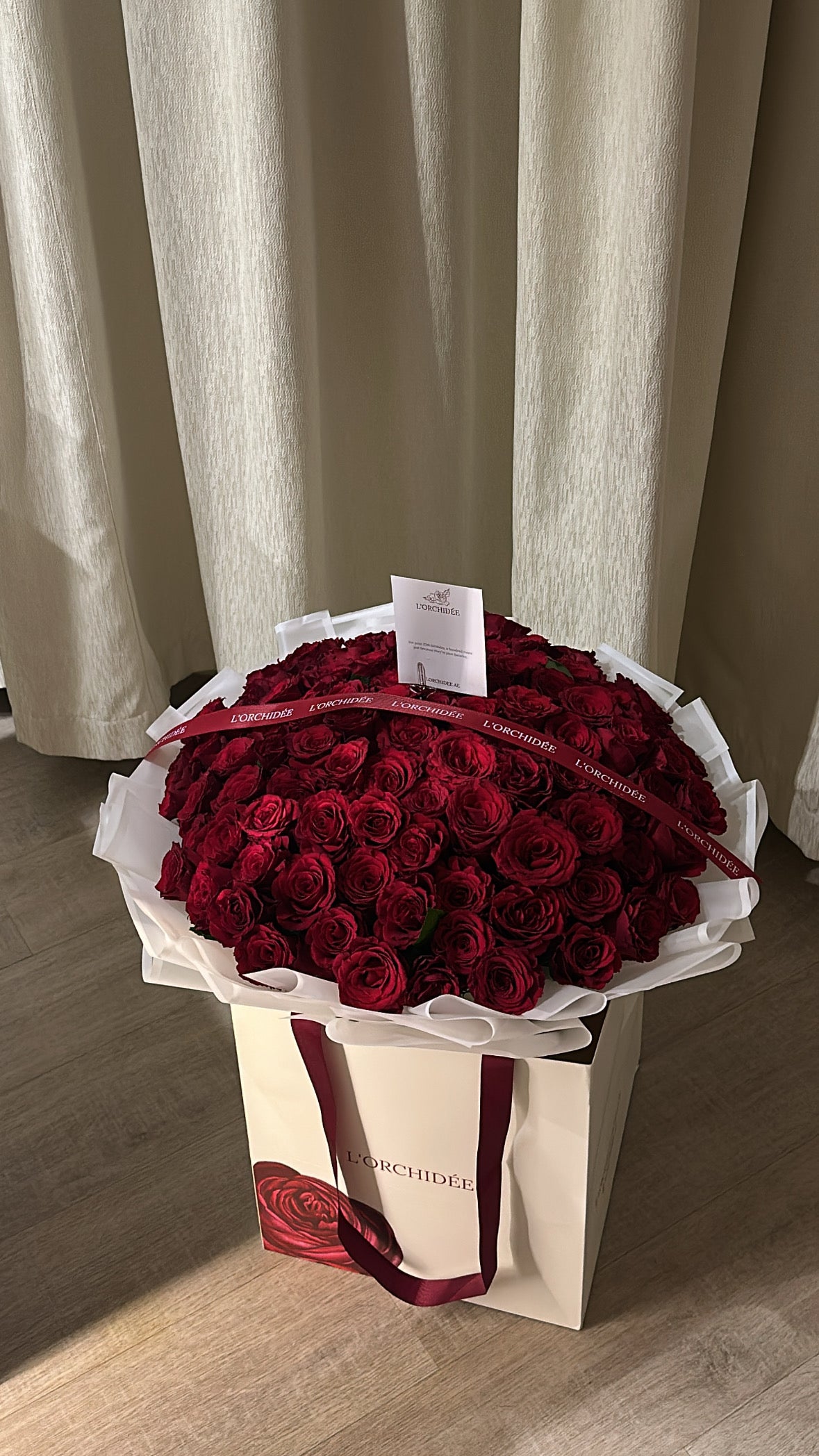 Red roses subscription
